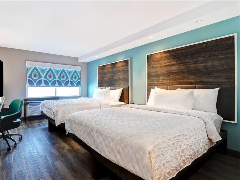 Tru By Hilton Edmonton Windermere Esterno foto